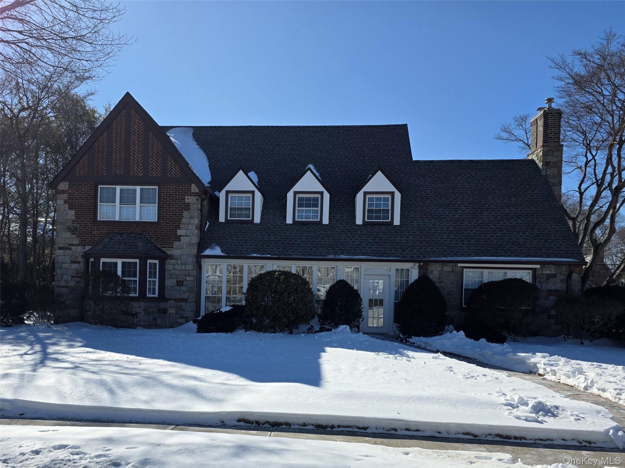 #1 photo, 24 Canterbury Road, ناسو Rockville Centre , NY 11570