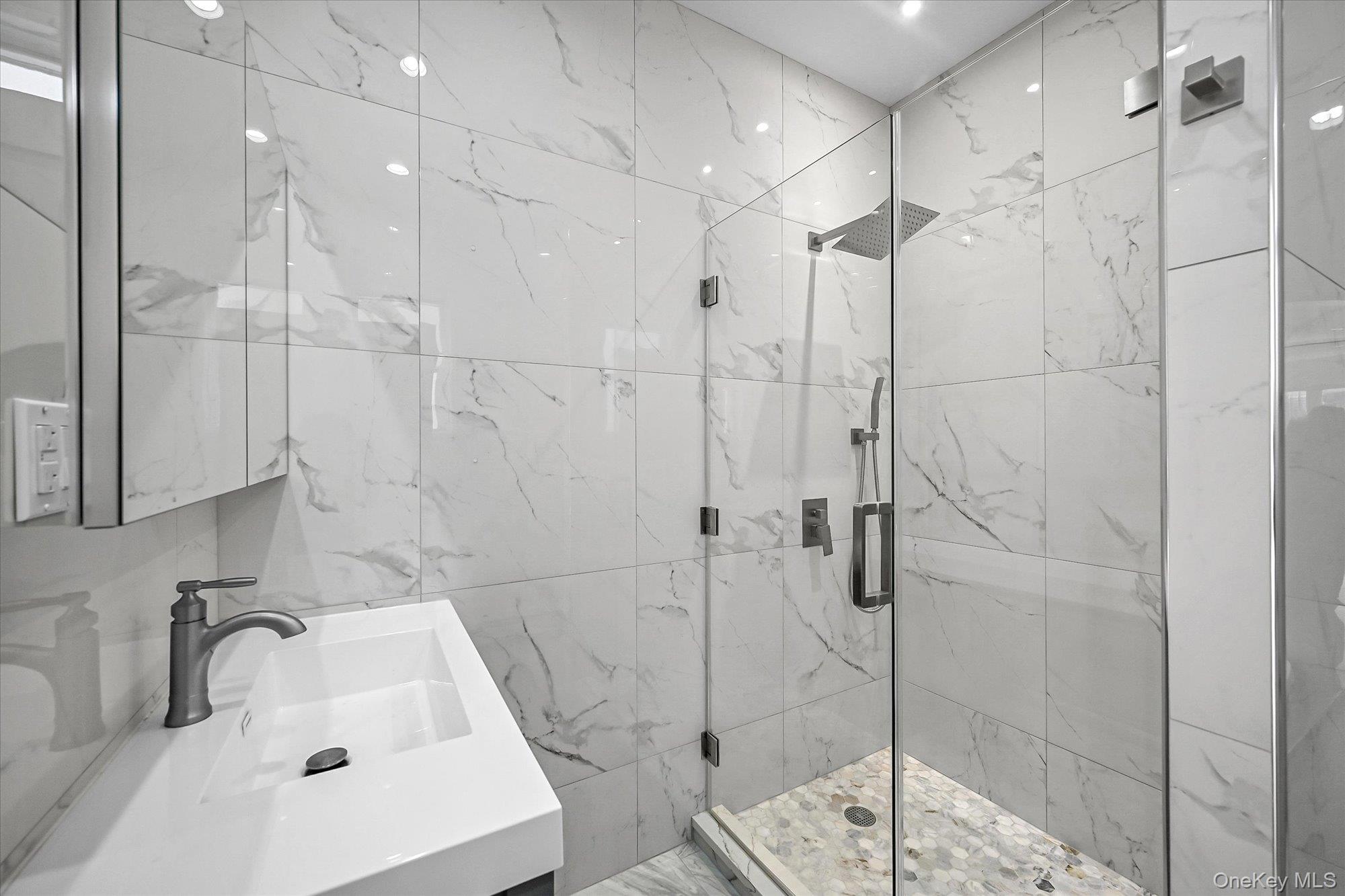 #12 photo, 154-25 13th Avenue, كوينز Whitestone , NY 11357