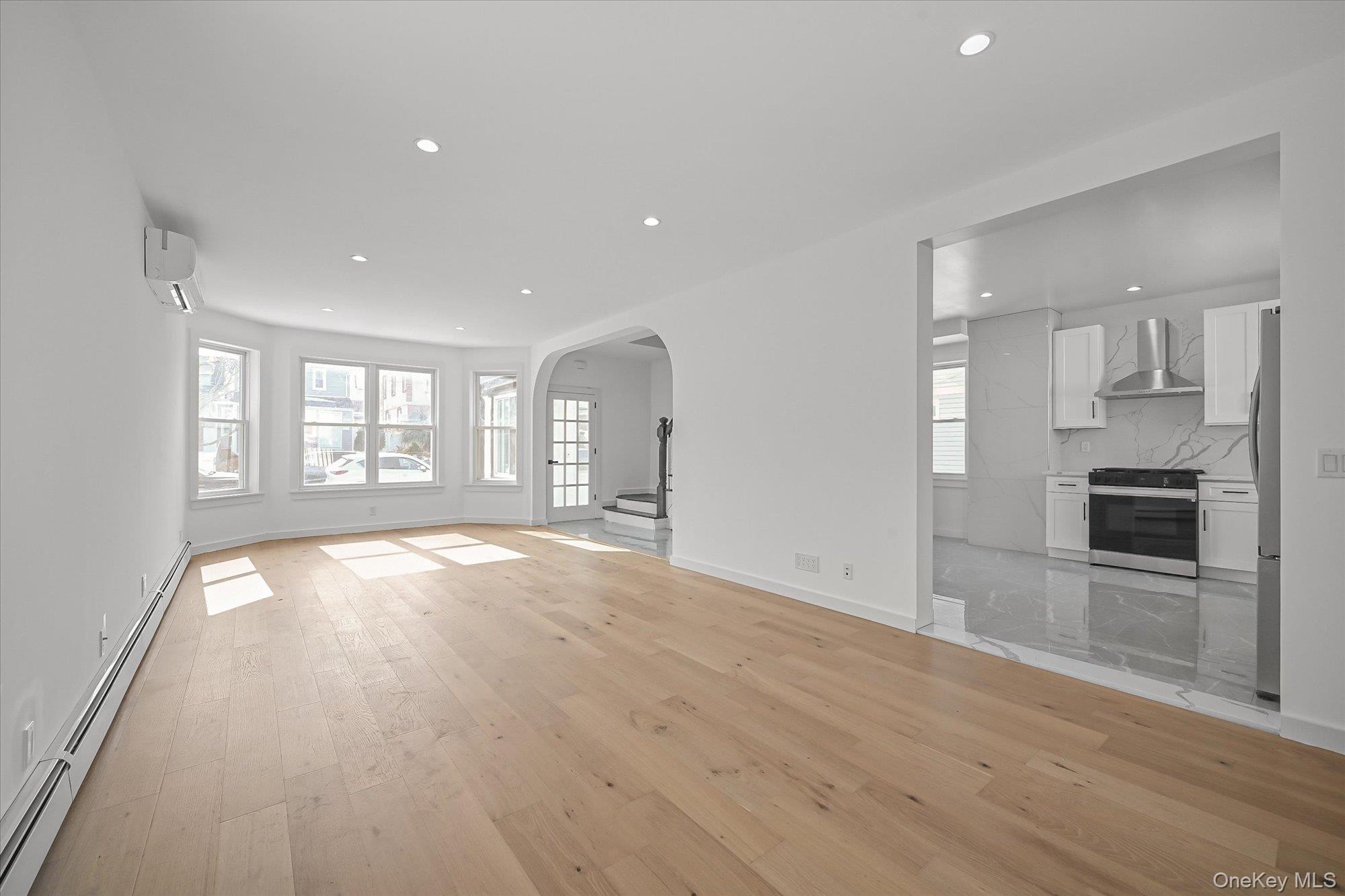 #5 photo, 154-25 13th Avenue, كوينز Whitestone , NY 11357