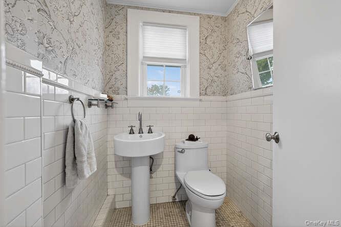 #13 photo, 28 Jane Street, Roslyn Heights , NY 11577