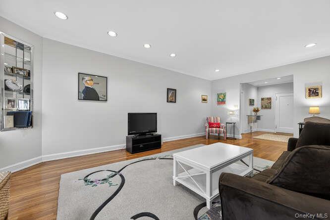 #7 photo, 26 Hamilton Place, 长岛 花园城 Garden City , NY 11530