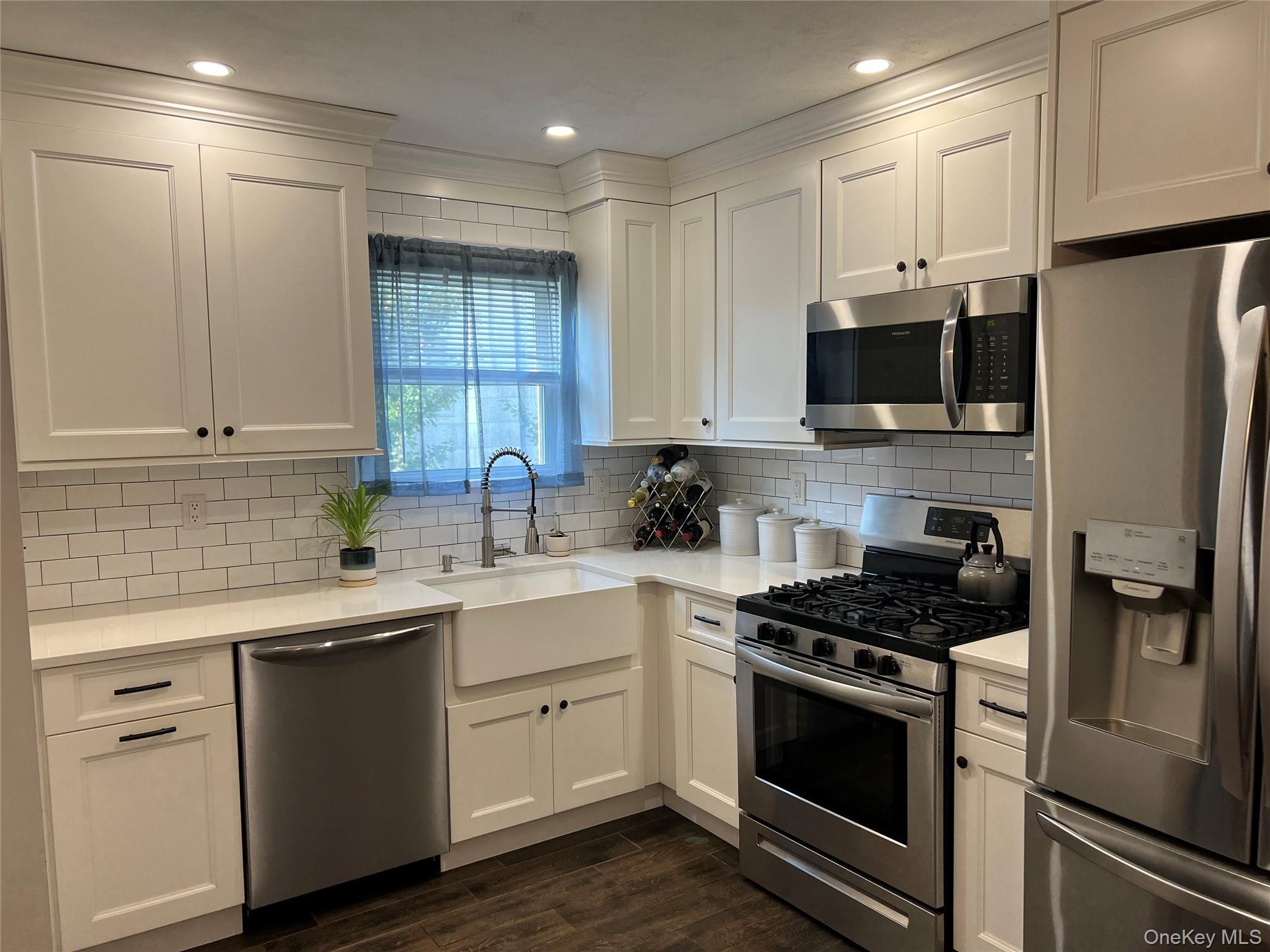 #3 photo, 72 2nd Avenue, East Rockaway , NY 11518