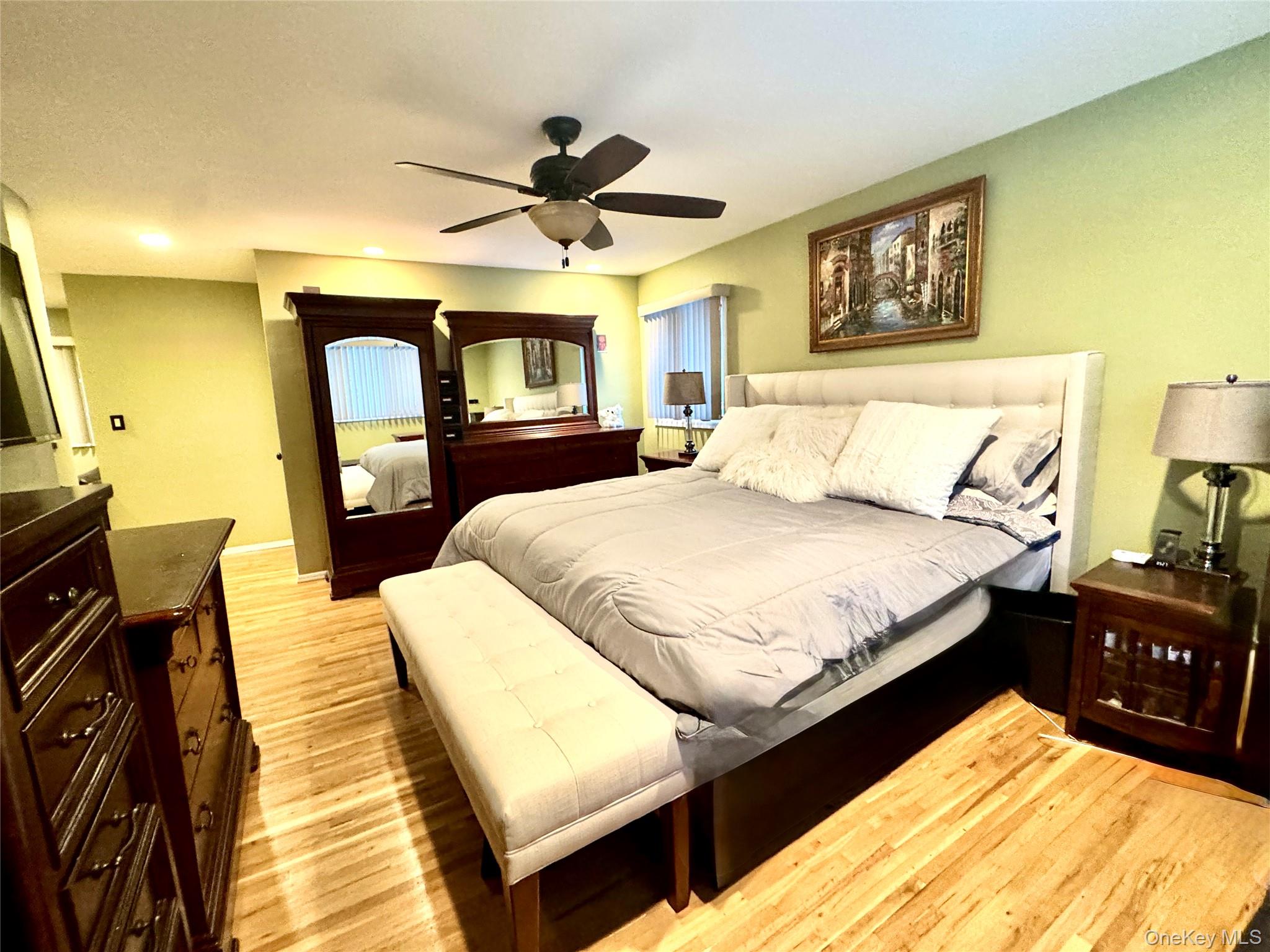 #19 photo, 42 Hearthstone Drive, מחוז סאפוק Dix Hills , NY 11746