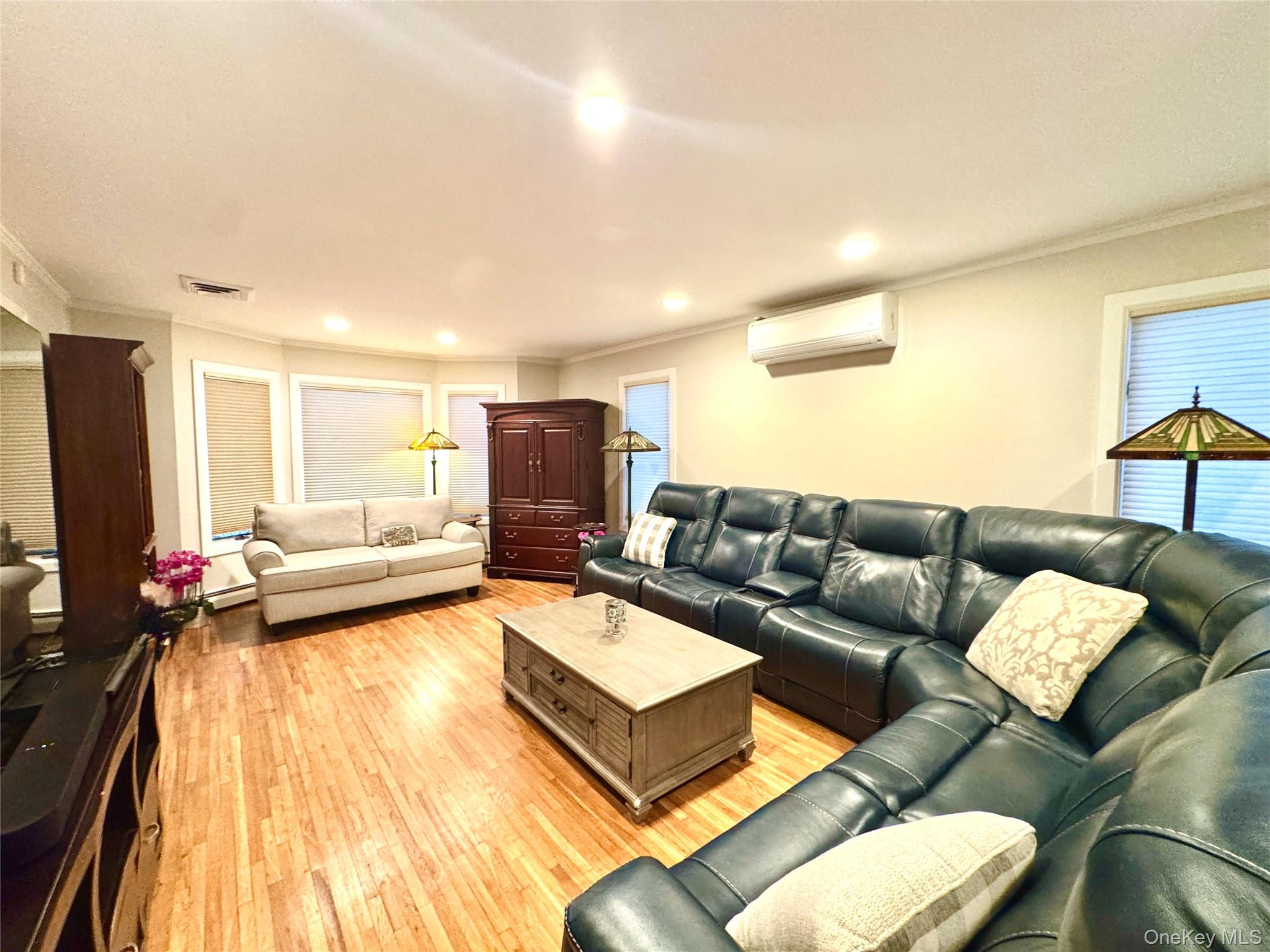 #8 photo, 42 Hearthstone Drive, מחוז סאפוק Dix Hills , NY 11746