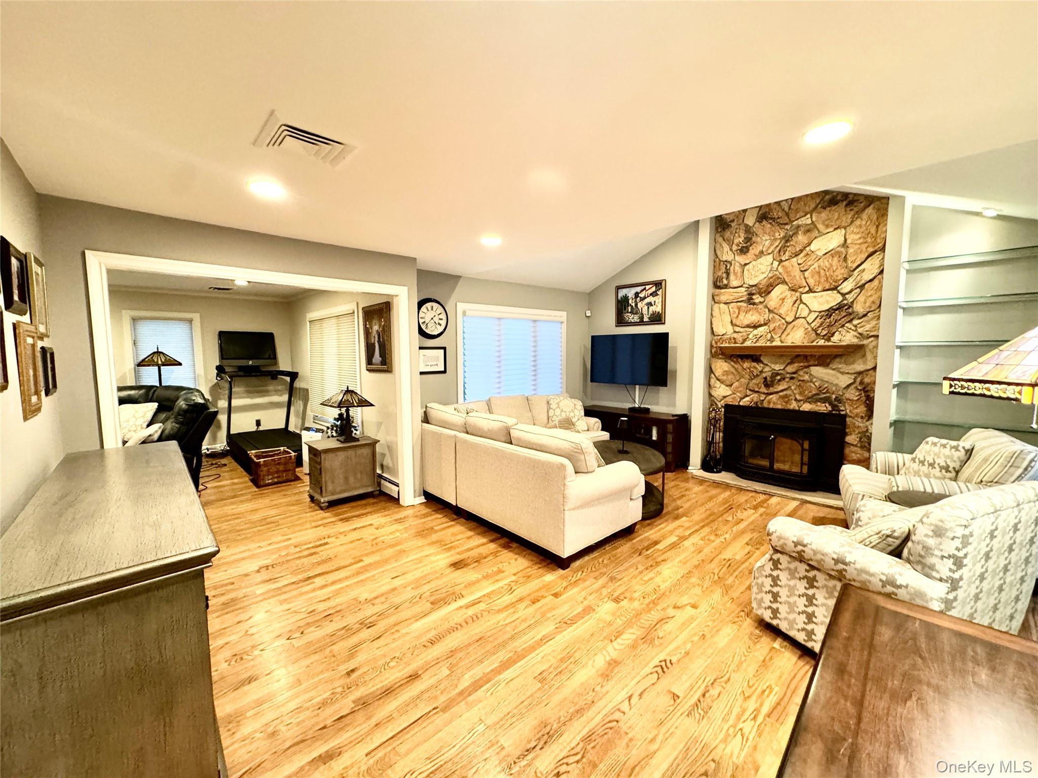 #9 photo, 42 Hearthstone Drive, מחוז סאפוק Dix Hills , NY 11746