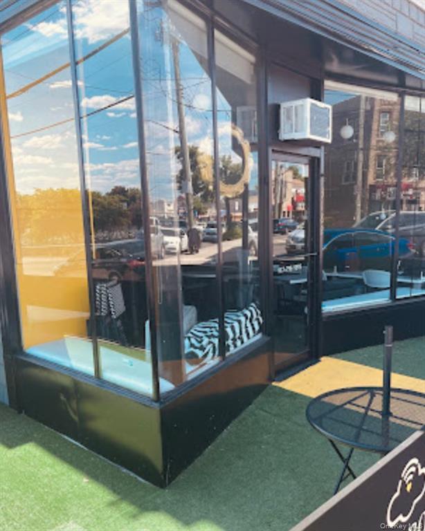 #7 photo, 3182 E Tremont Avenue, Бронкс ‖ Bronx , NY 10461