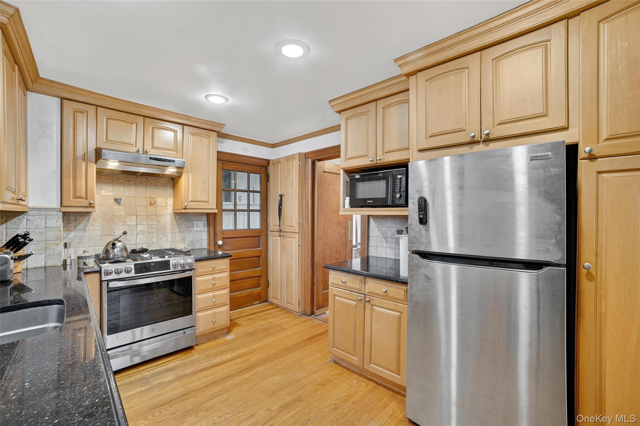 #13 photo, 10 Edna Street, White Plains , NY 10606