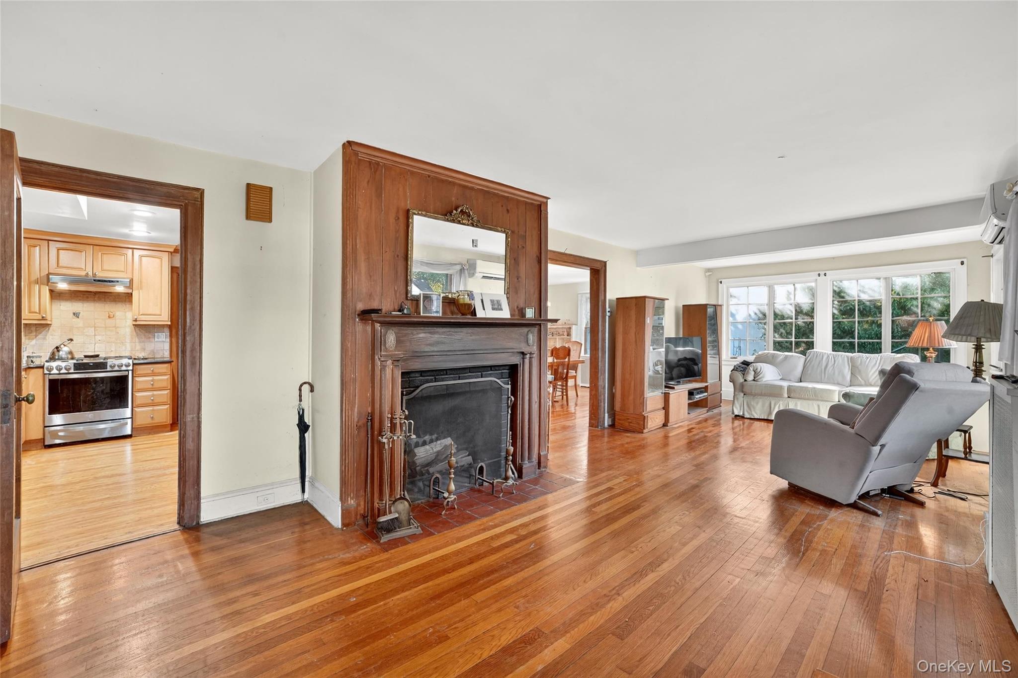 #2 photo, 10 Edna Street, White Plains , NY 10606