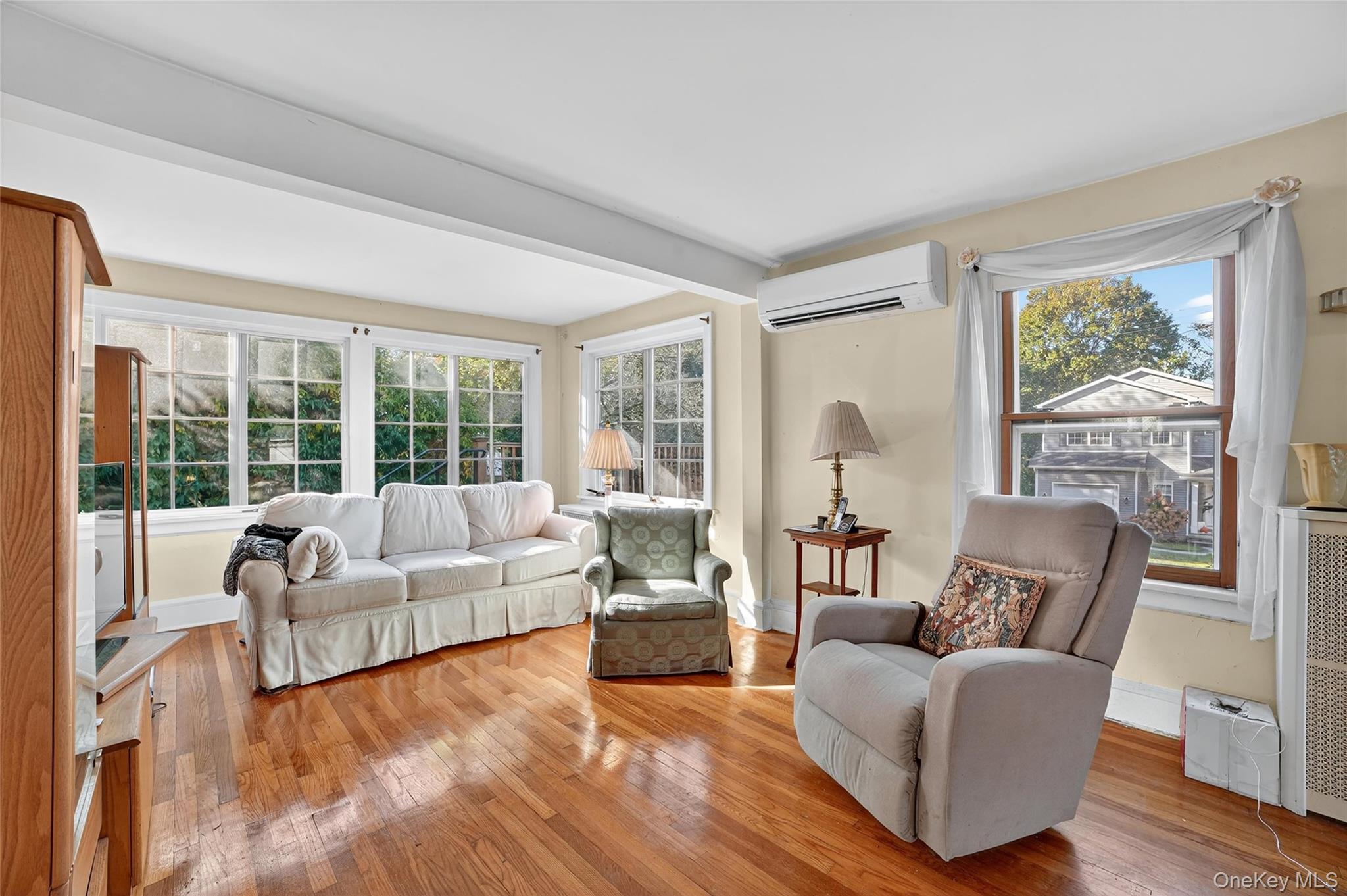 #4 photo, 10 Edna Street, White Plains , NY 10606