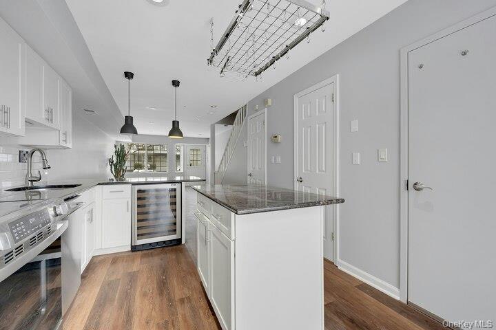 #12 photo, 202 Park Ridge Lane, White Plains , NY 10603