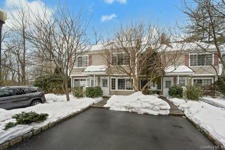 #2 photo, 202 Park Ridge Lane, White Plains , NY 10603