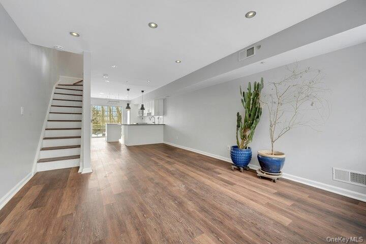 #4 photo, 202 Park Ridge Lane, White Plains , NY 10603