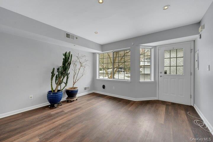 #7 photo, 202 Park Ridge Lane, White Plains , NY 10603