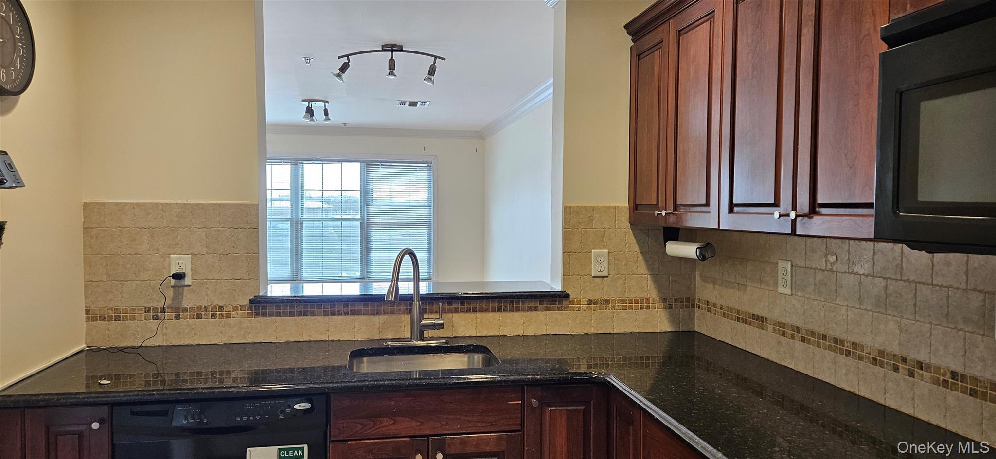 #12 photo, 3 Cross Street, Suffern , NY 10901