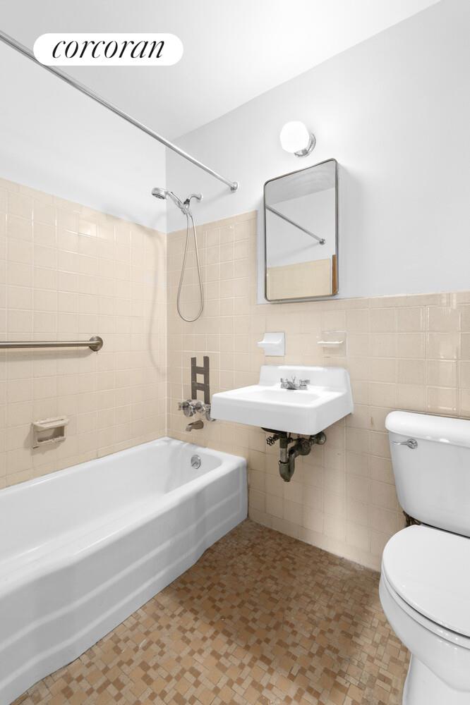 #13 photo, 2915 W 5TH Street, Coney Island , NY 11224