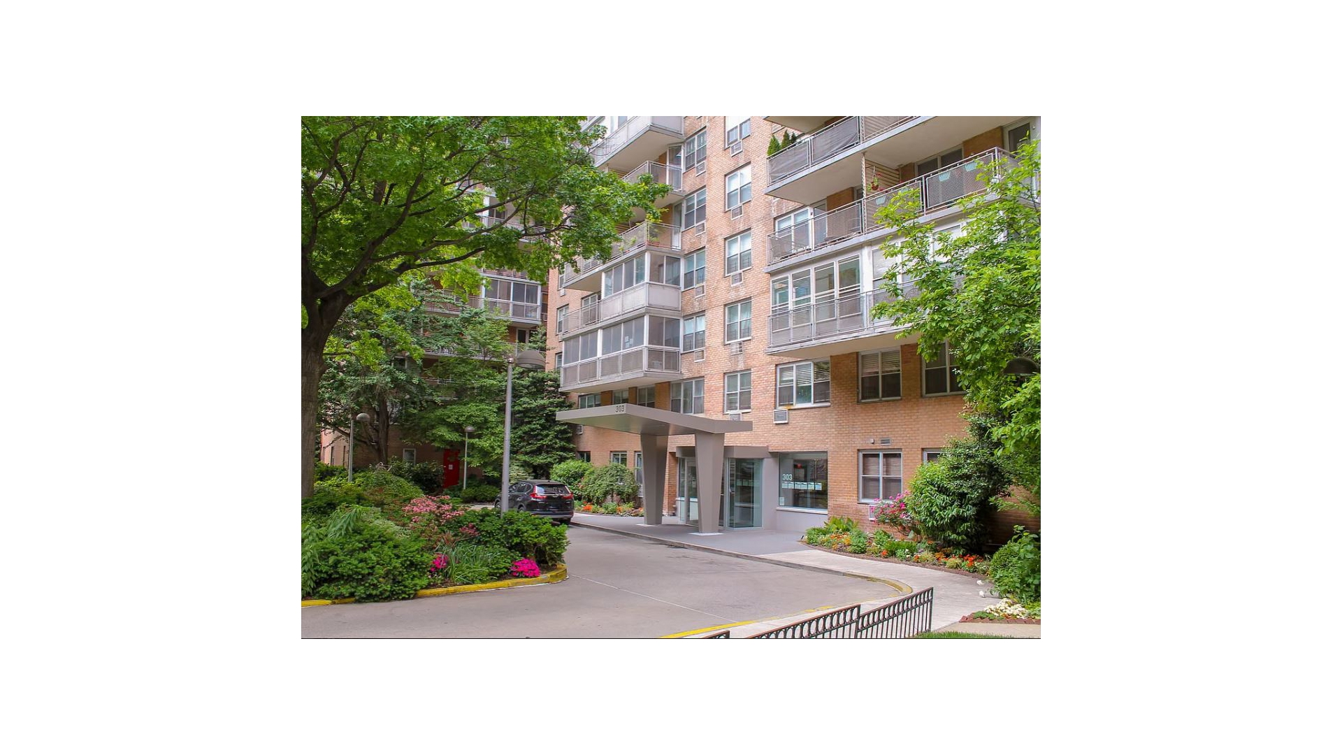 #15 photo, 303 W 66TH Street, מנהטן Lincoln Square , NY 10069