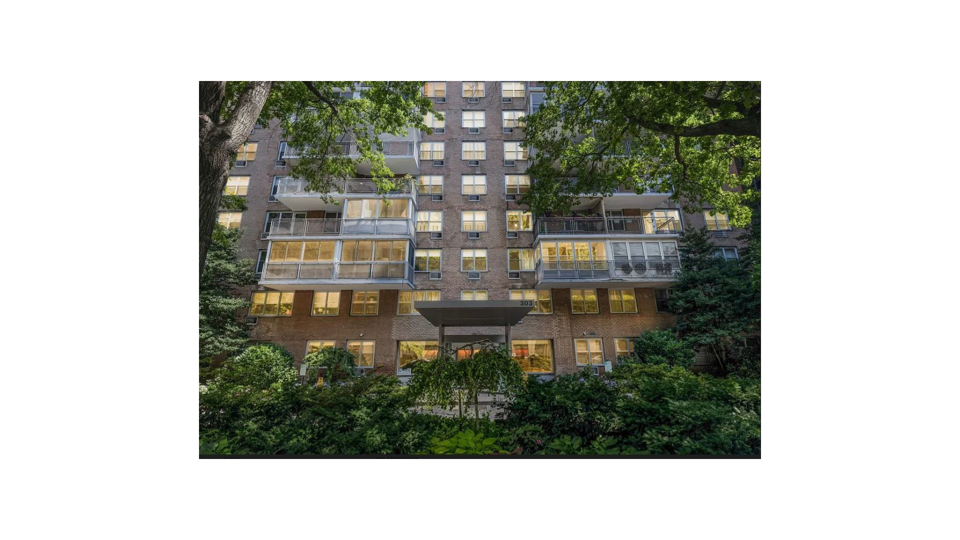 #16 photo, 303 W 66TH Street, מנהטן Lincoln Square , NY 10069
