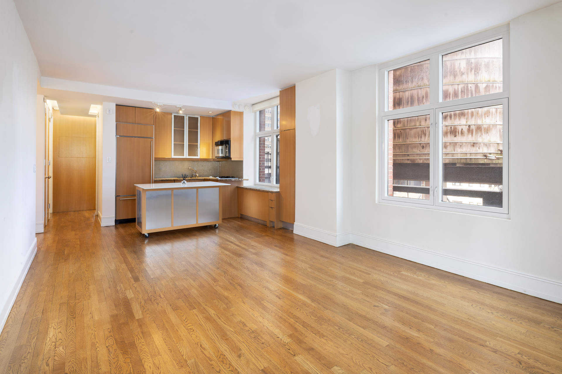 #4 photo, 188 E 70TH Street, Lenox Hill , NY 10021