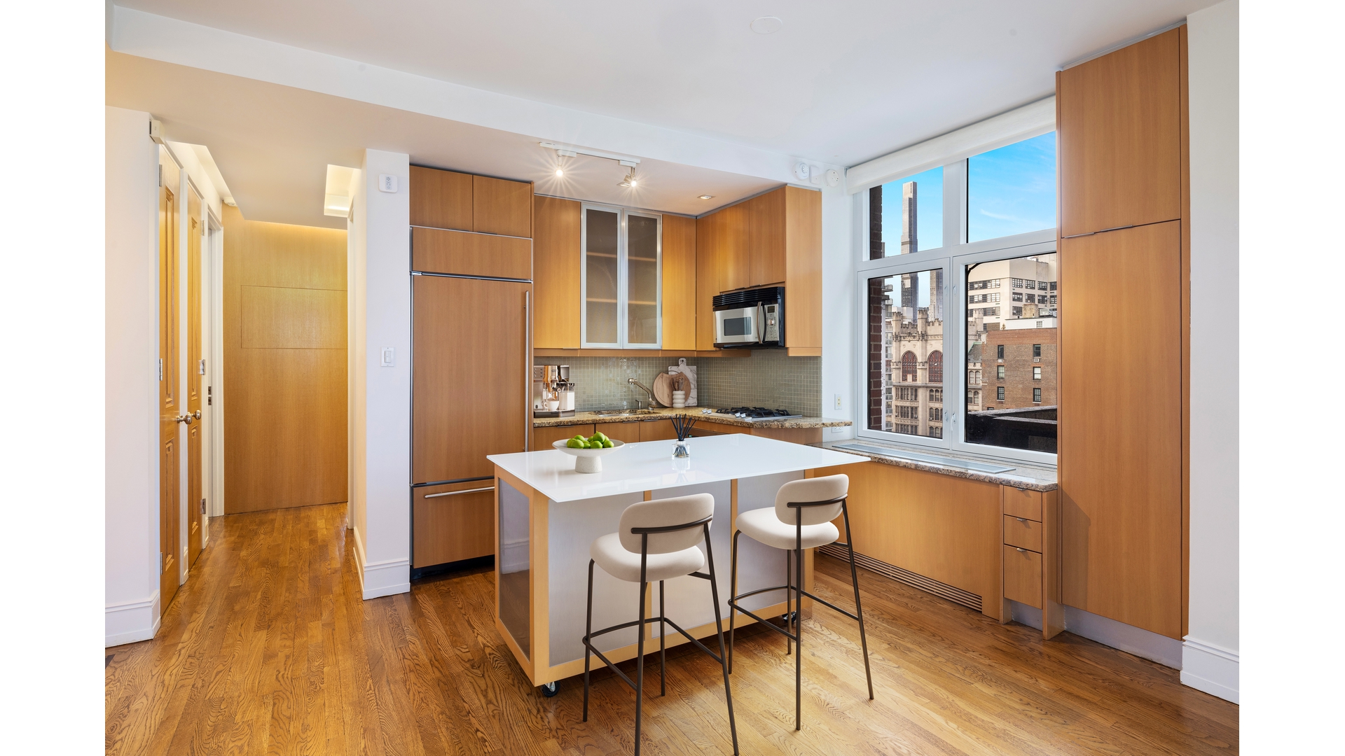 #7 photo, 188 E 70TH Street, Lenox Hill , NY 10021