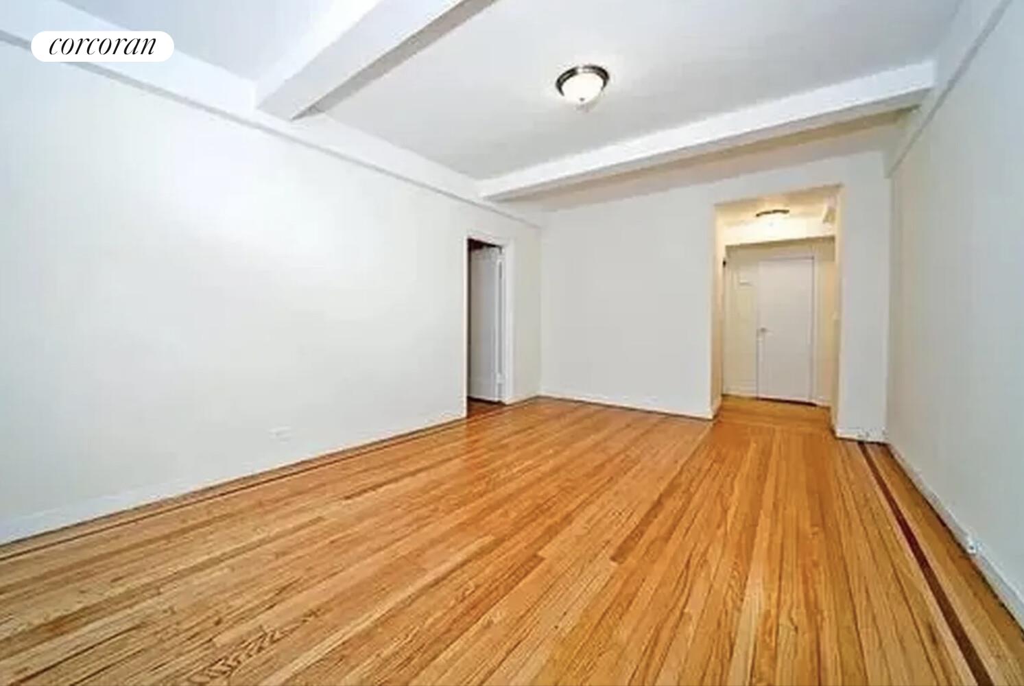 #3 photo, 40 W 72ND Street, 曼哈顿 Lincoln Square , NY 10023