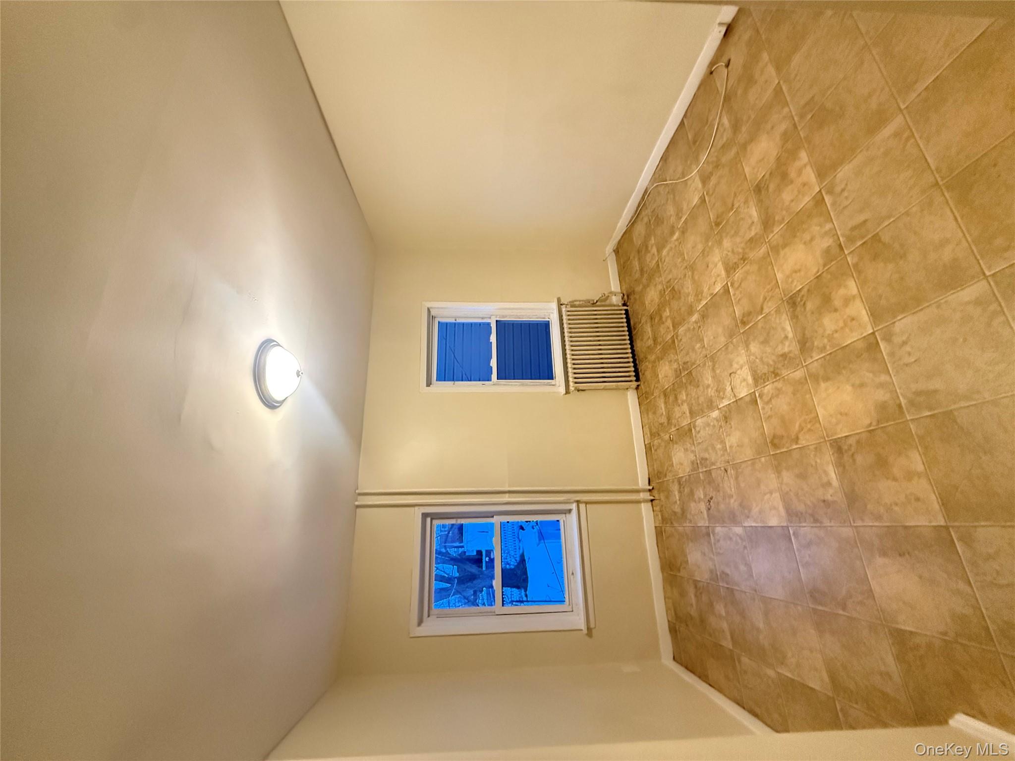 #4 photo, 33 Kingston Avenue, Floral Park , NY 11001