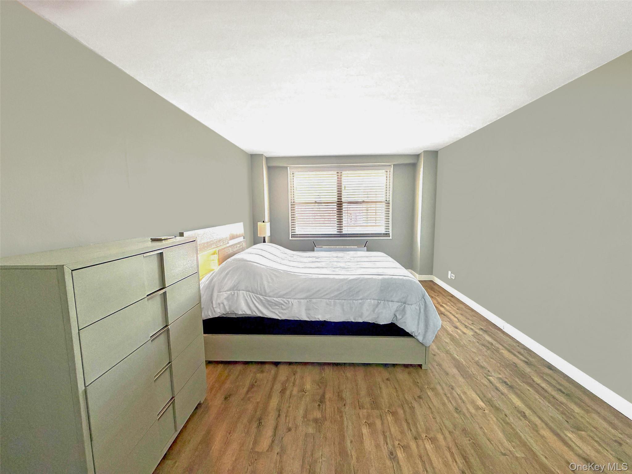 #8 photo, 61-20 Grand Central Parkway, Forest Hills , NY 11375