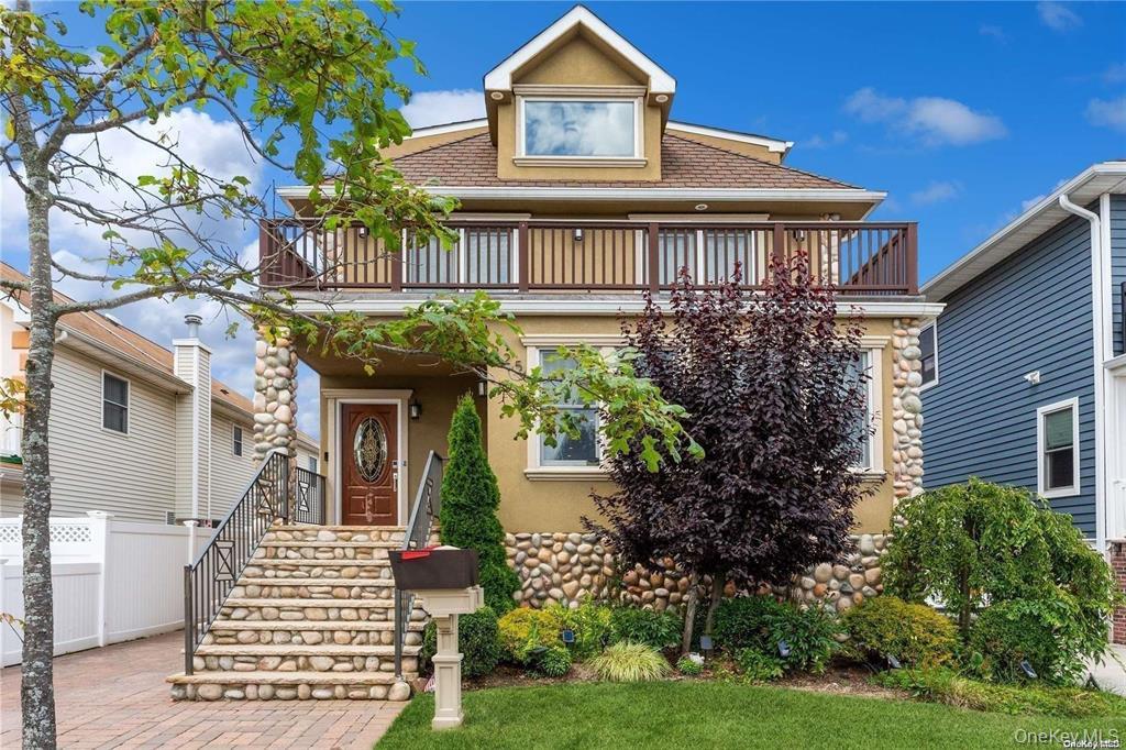 #1 photo, 225 E Walnut Street, ناسو Long Beach , NY 11561