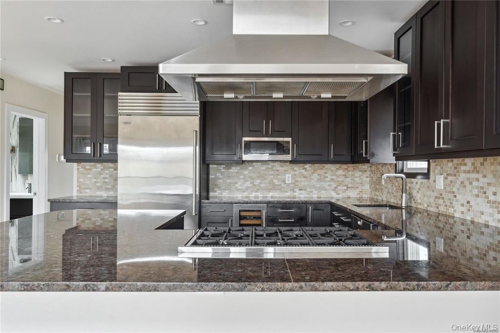 #2 photo, 225 E Walnut Street, ناسو Long Beach , NY 11561