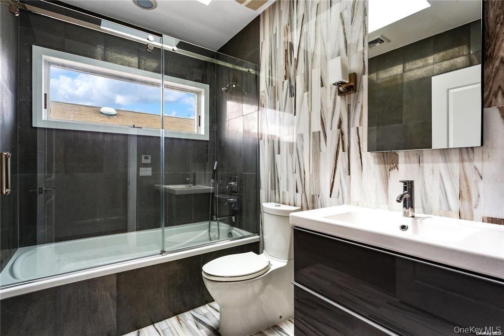 #5 photo, 225 E Walnut Street, ناسو Long Beach , NY 11561