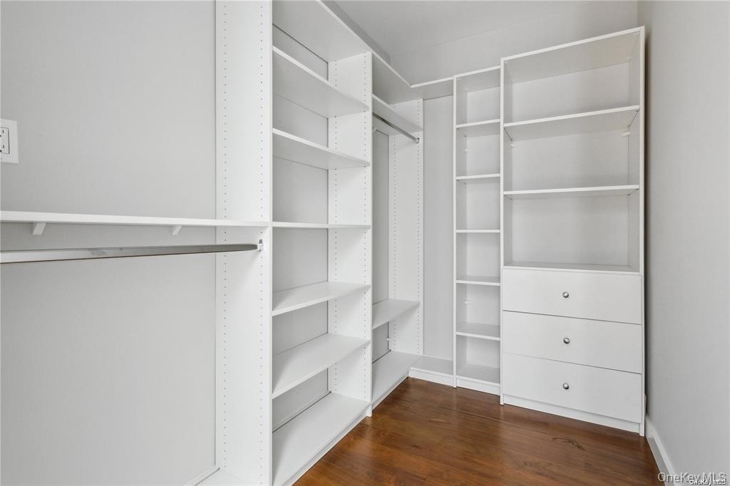 #6 photo, 225 E Walnut Street, ناسو Long Beach , NY 11561