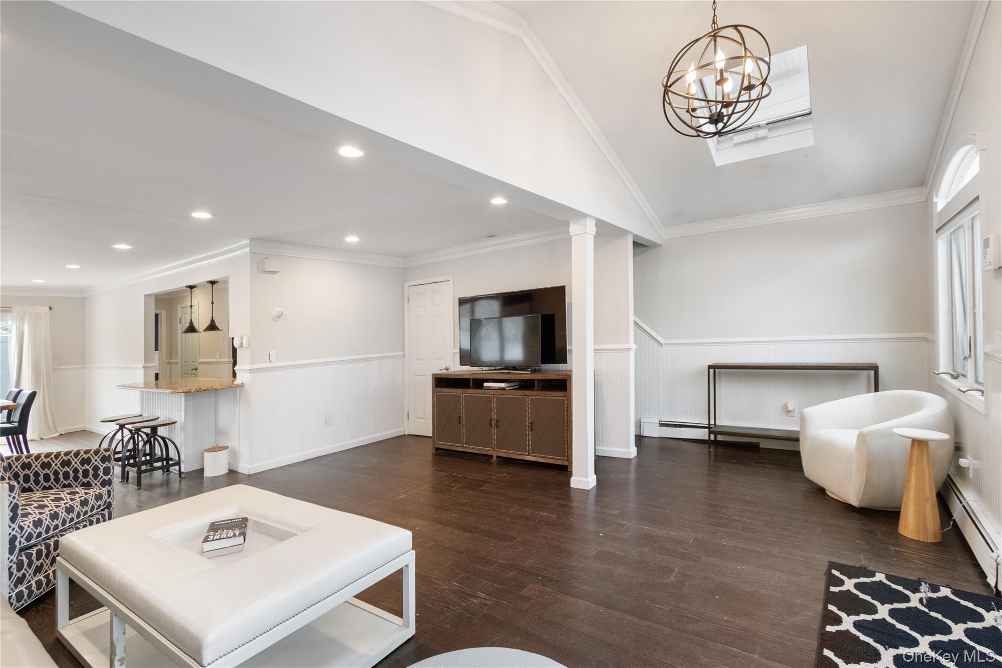 #8 photo, 6 Charles Place, Bayville , NY 11709