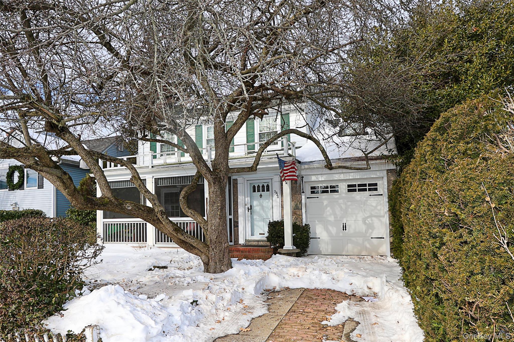 #1 photo, 2926 Davis Street, מחוז נסאו Oceanside , NY 11572