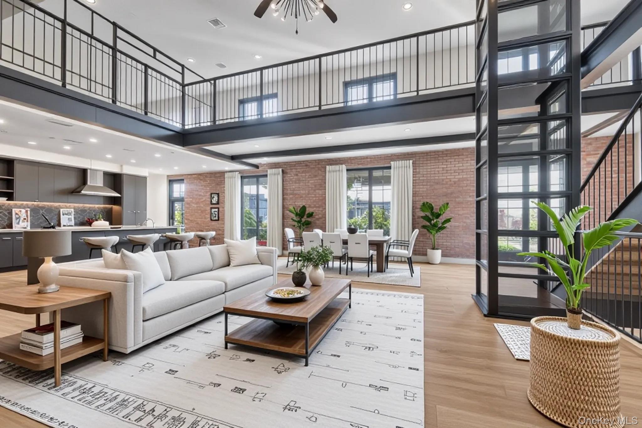 #1 photo, 12 Roosevelt Avenue, ناسو Roslyn , NY 11576