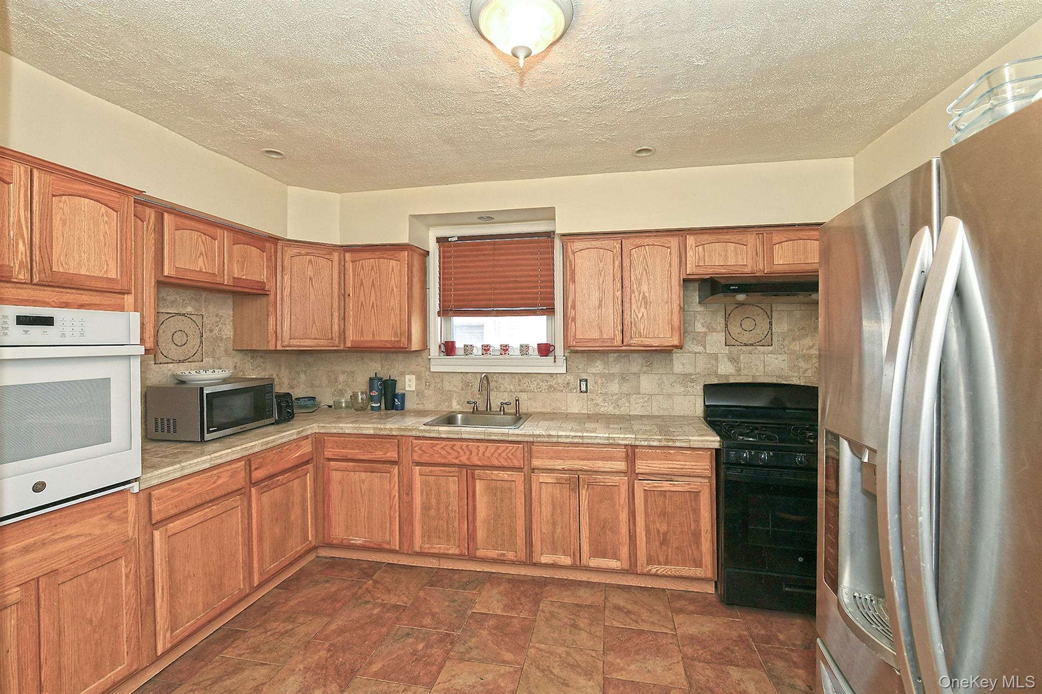 #12 photo, 540 W Olive Street, ناسو Long Beach , NY 11561