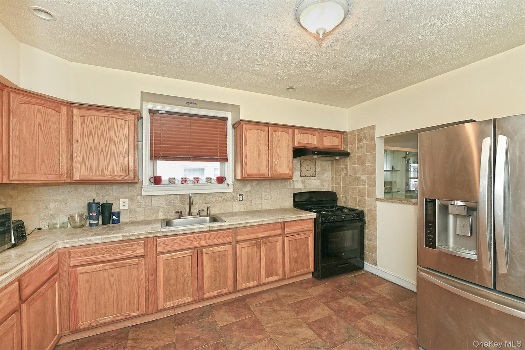 #13 photo, 540 W Olive Street, ناسو Long Beach , NY 11561