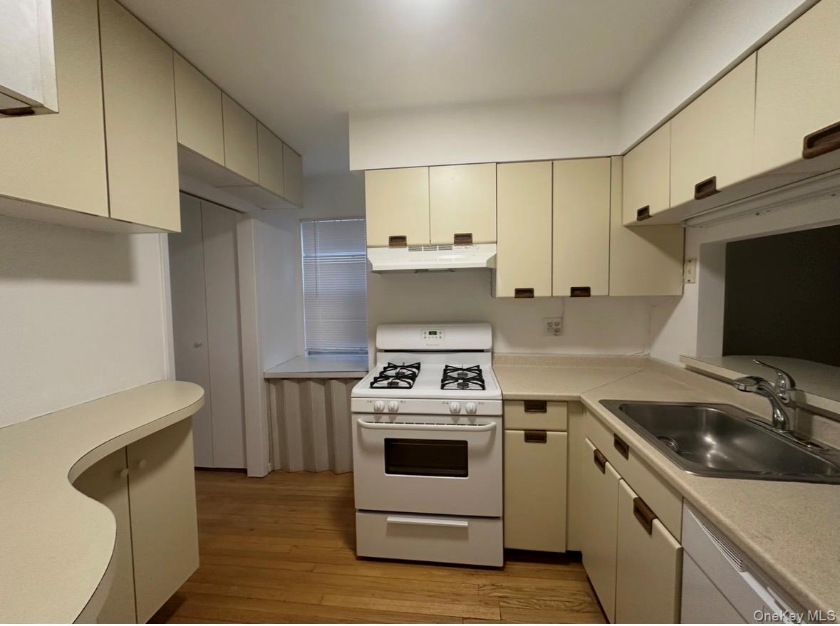 #5 photo, 205-32 BRIAN Crescent, كوينز Bayside , NY 11360