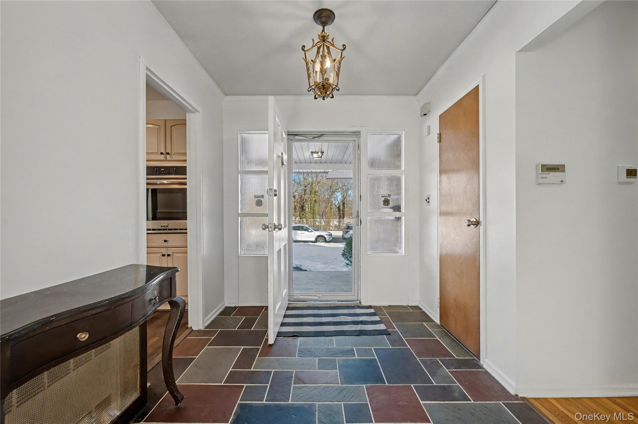 #2 photo, 38 Park Drive, Нассау ‖ Syosset , NY 11791