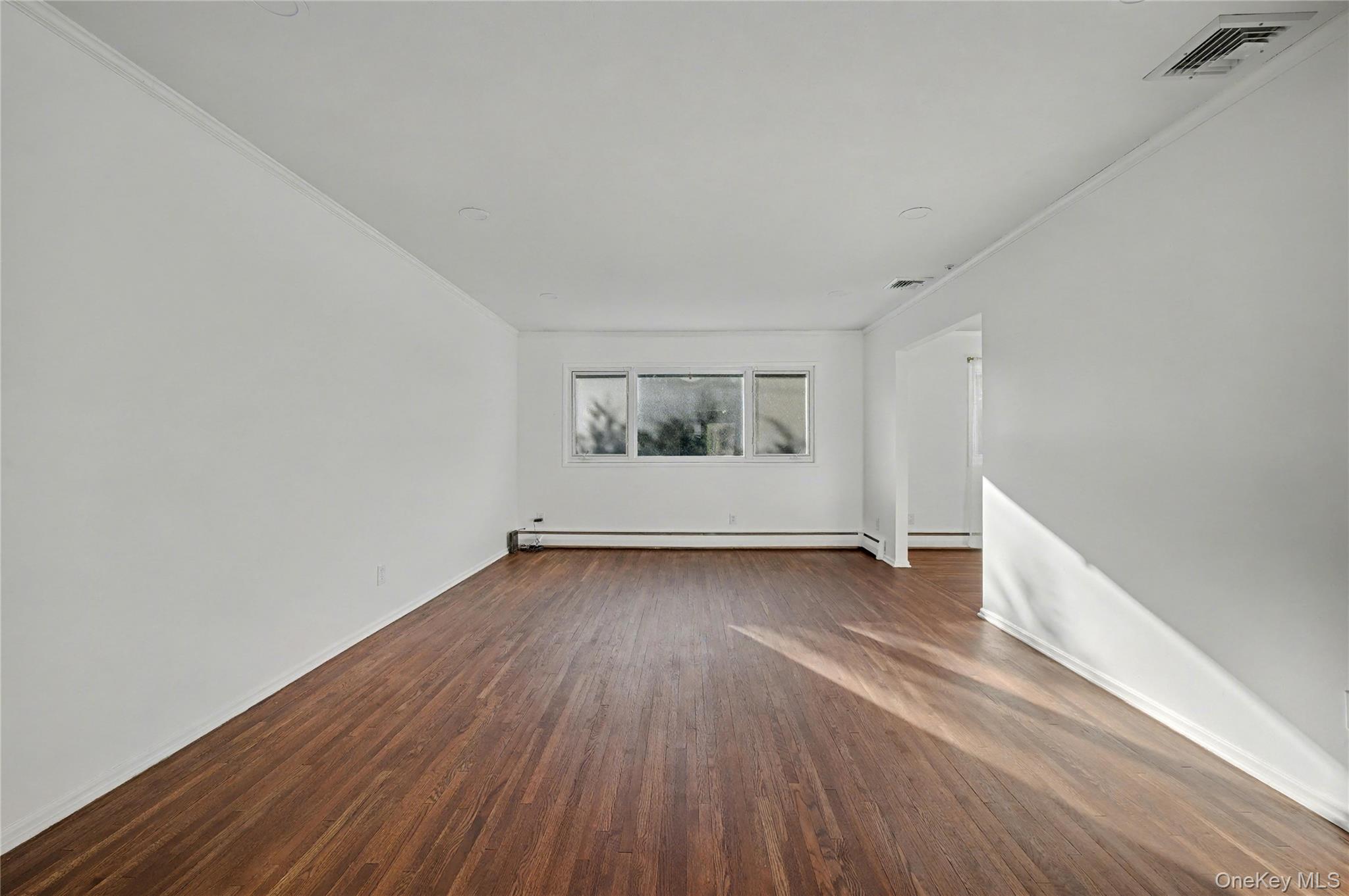 #4 photo, 38 Park Drive, Нассау ‖ Syosset , NY 11791