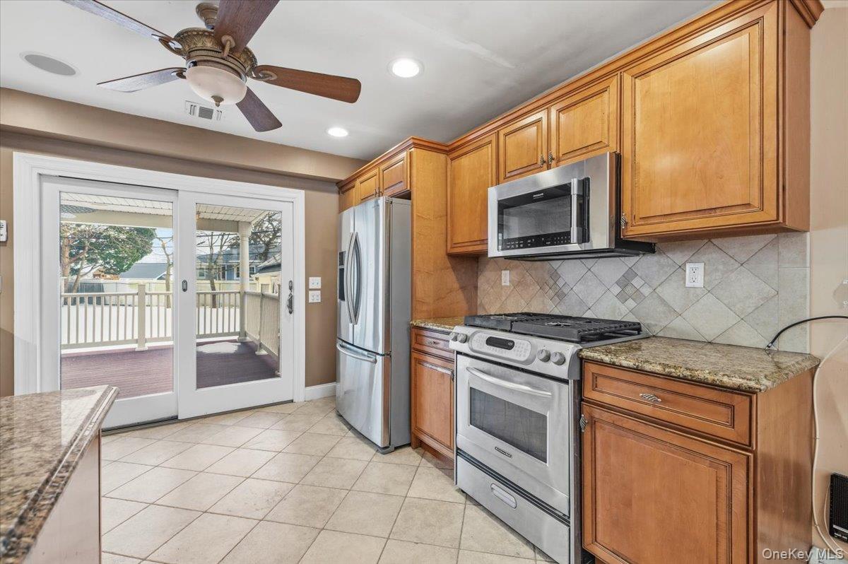 #11 photo, 234 S Pershing Avenue, ناسو Bethpage , NY 11714