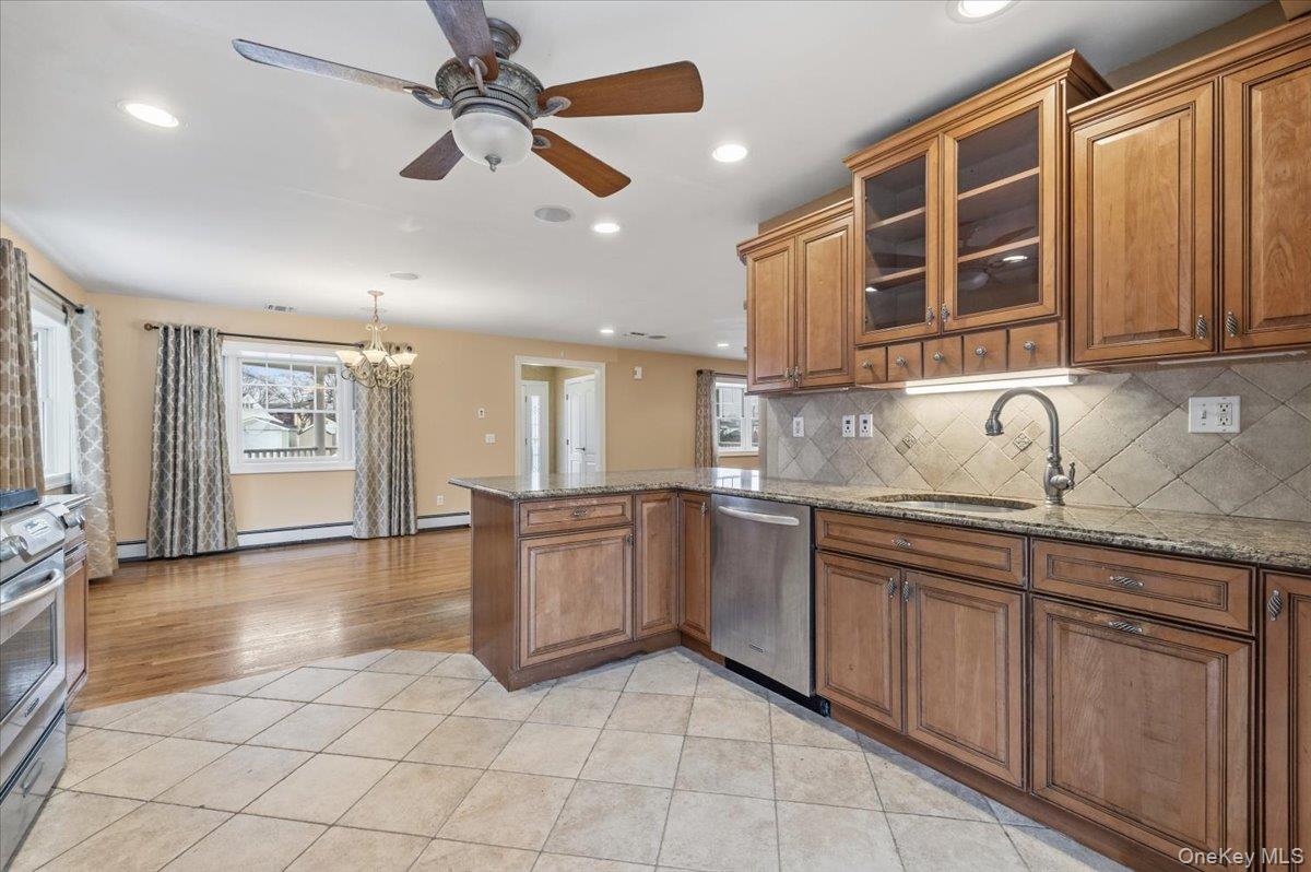 #12 photo, 234 S Pershing Avenue, ناسو Bethpage , NY 11714