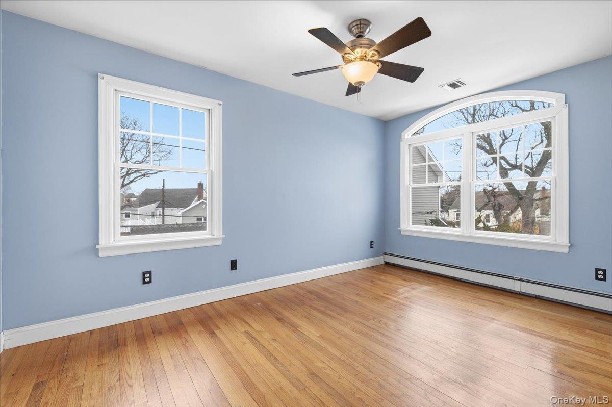 #17 photo, 234 S Pershing Avenue, ناسو Bethpage , NY 11714