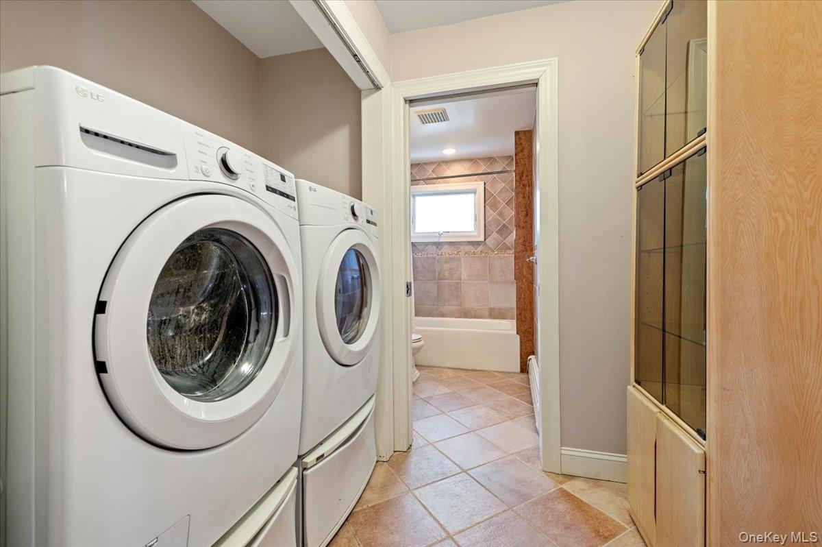 #19 photo, 234 S Pershing Avenue, ناسو Bethpage , NY 11714