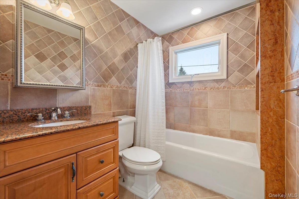 #20 photo, 234 S Pershing Avenue, ناسو Bethpage , NY 11714