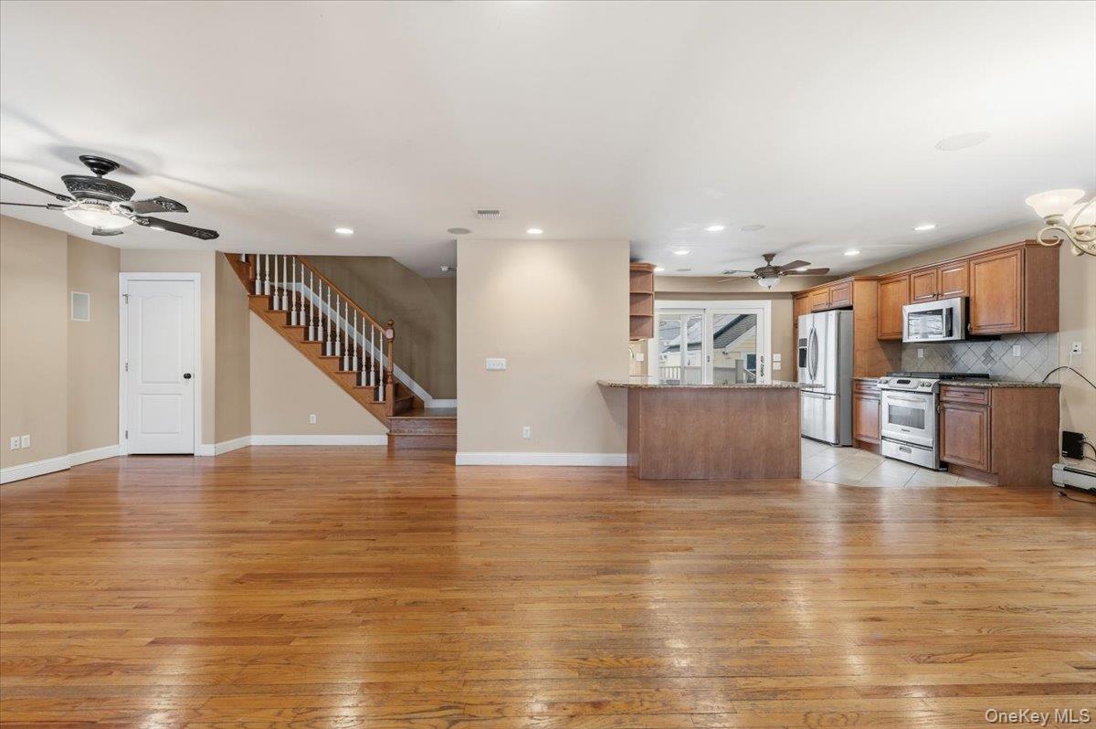 #4 photo, 234 S Pershing Avenue, ناسو Bethpage , NY 11714