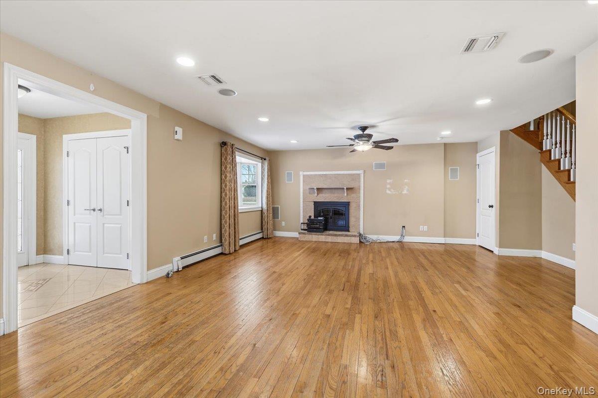 #5 photo, 234 S Pershing Avenue, ناسو Bethpage , NY 11714