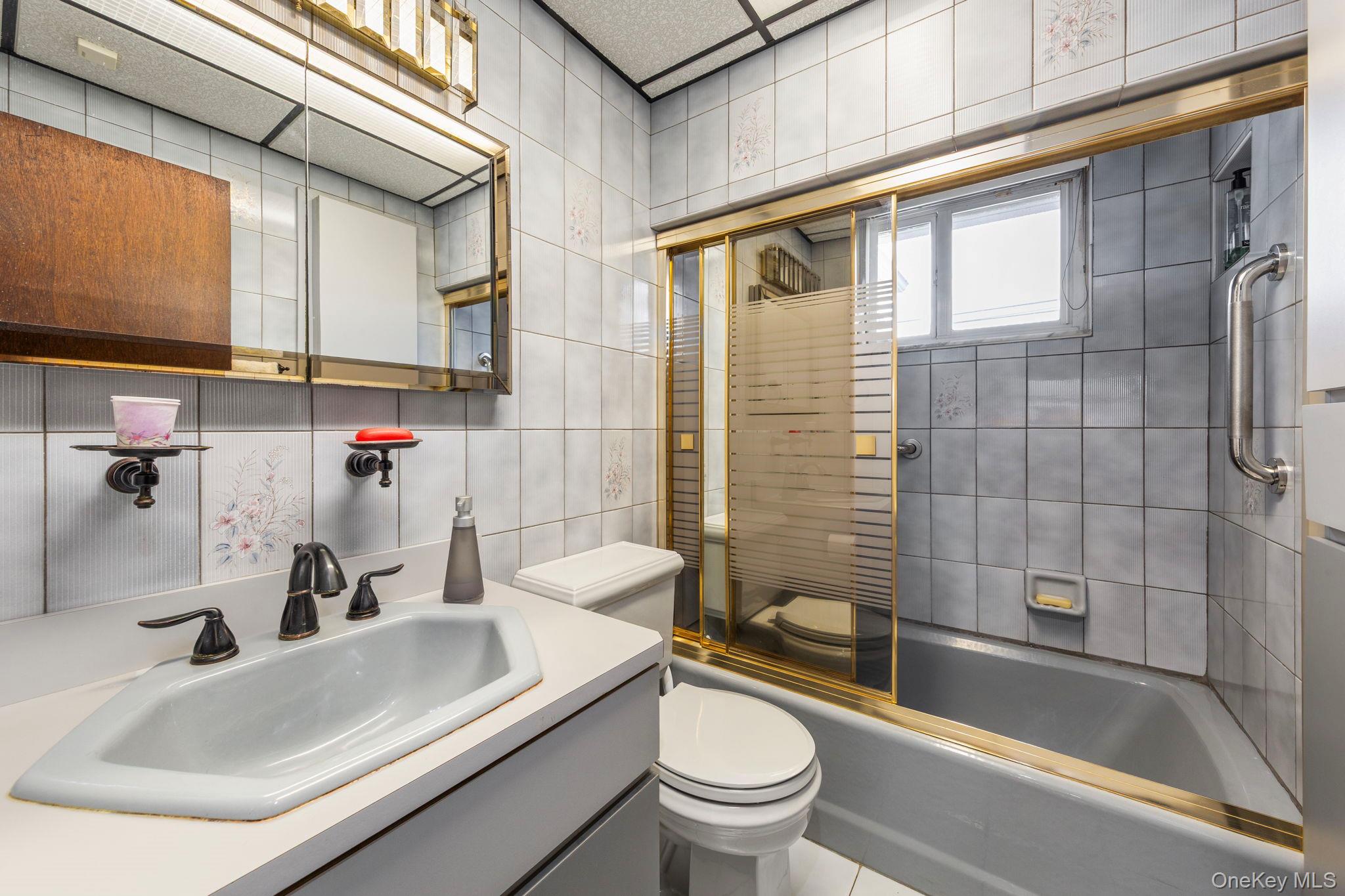 #10 photo, 738 Sprague Avenue, ناسو Franklin Square , NY 11010