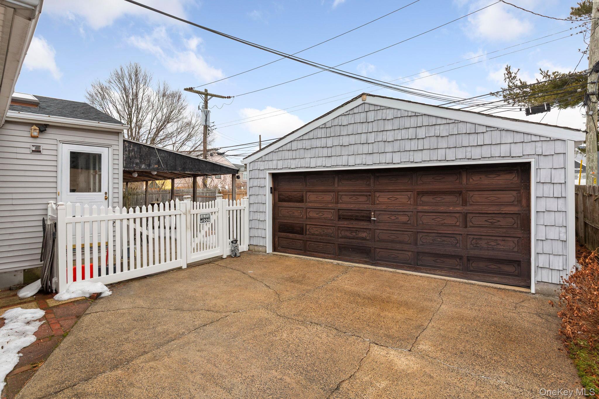 #17 photo, 738 Sprague Avenue, ناسو Franklin Square , NY 11010