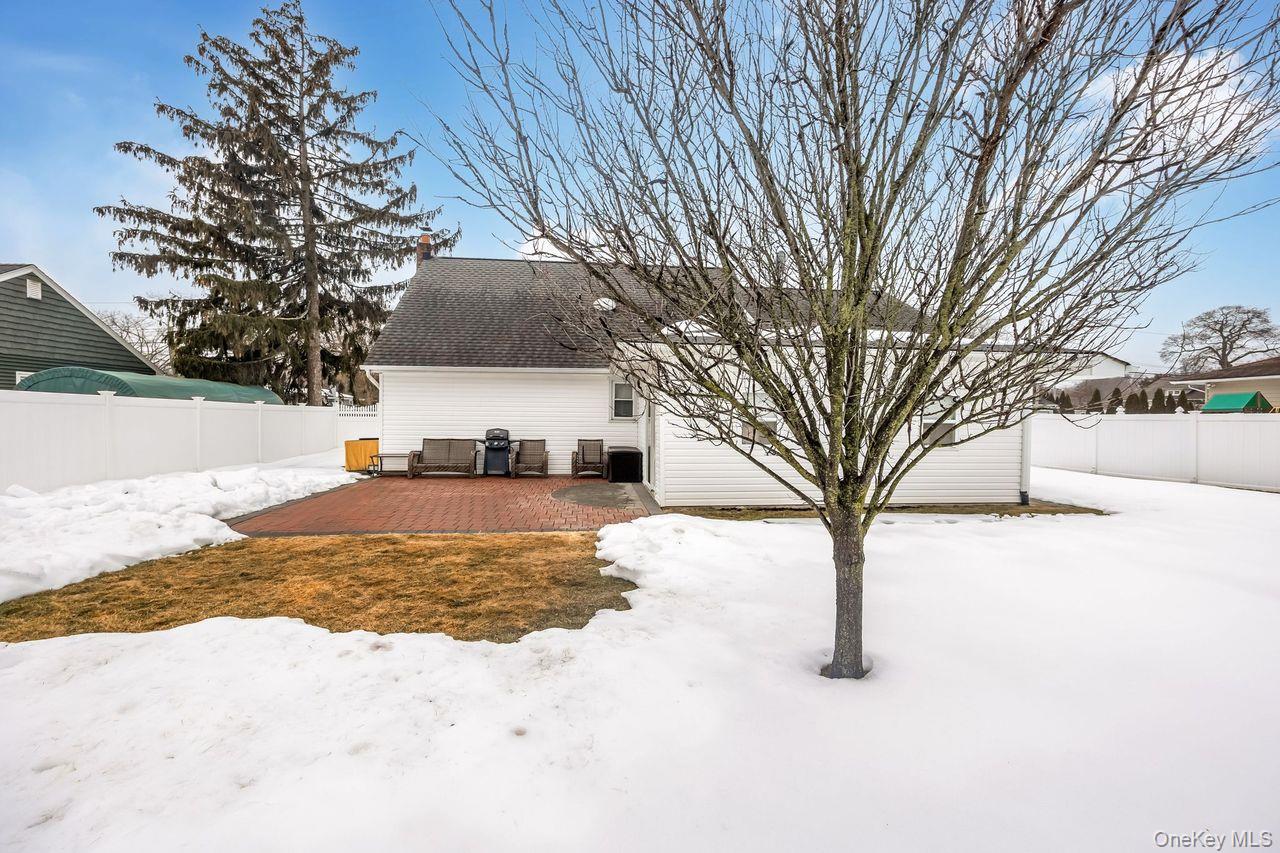 #17 photo, 17 Willis Avenue, Саффолк ‖ Ronkonkoma , NY 11779