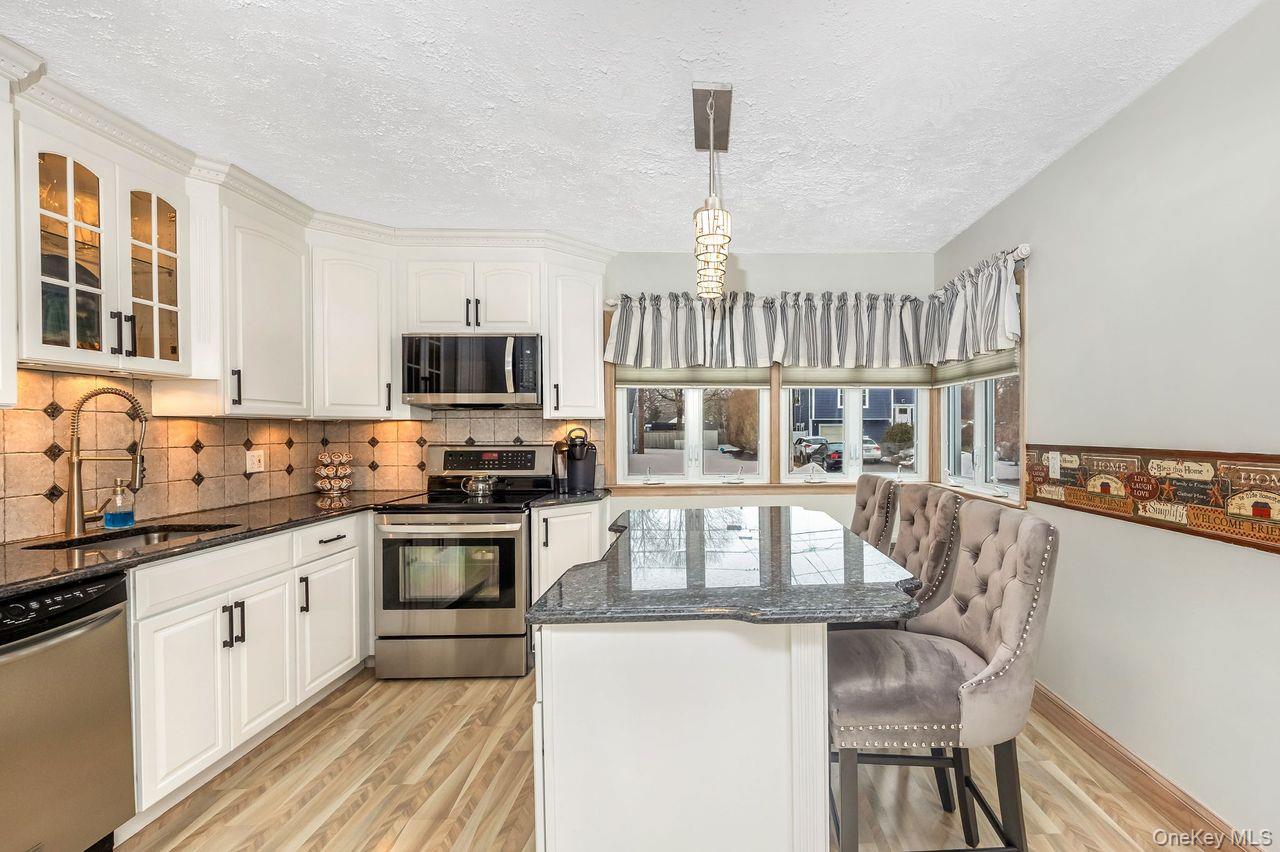 #3 photo, 17 Willis Avenue, Саффолк ‖ Ronkonkoma , NY 11779