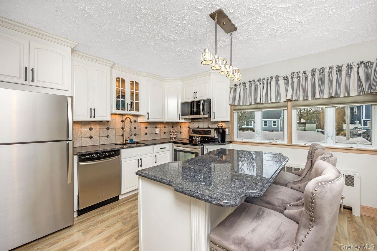 #4 photo, 17 Willis Avenue, Саффолк ‖ Ronkonkoma , NY 11779